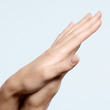 Load image into Gallery viewer, Clé de Peau Beauté Radiant Multi Repair Oil