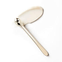 Load image into Gallery viewer, Clé de Peau Beauté Enhancing Eye Contour Cream Supreme