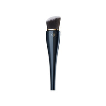 Load image into Gallery viewer, Clé de Peau Beauté High Coverage Foundation Brush
