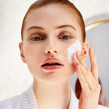 Load image into Gallery viewer, Clé de Peau Beauté Softening Cleansing Foam