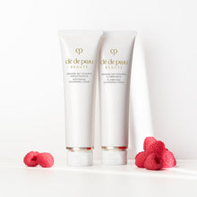 Load image into Gallery viewer, Clé de Peau Beauté Softening Cleansing Foam
